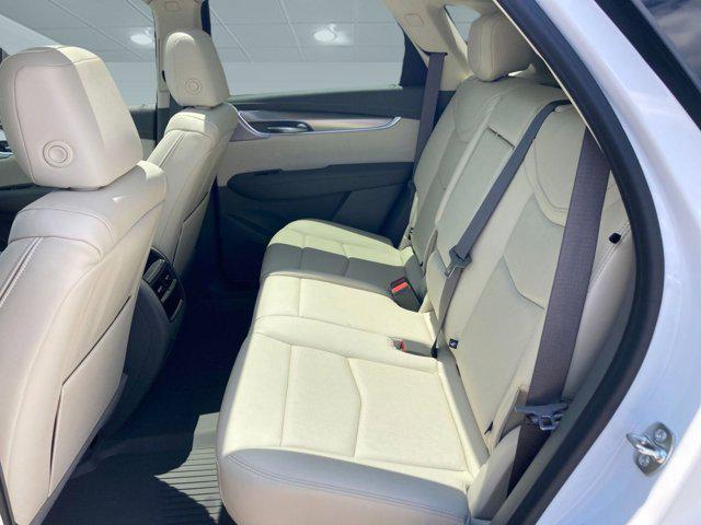 new 2025 Cadillac XT5 car, priced at $51,823