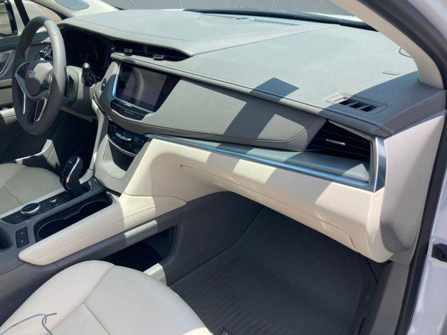 new 2025 Cadillac XT5 car, priced at $51,823