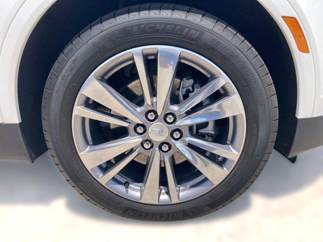 new 2025 Cadillac XT5 car, priced at $51,823