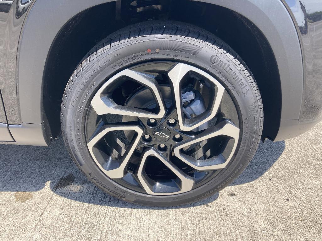 new 2025 Chevrolet Trax car, priced at $27,930