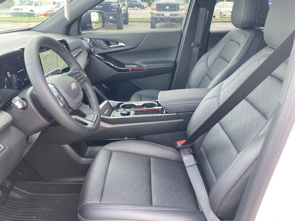 new 2026 Chevrolet Equinox car, priced at $32,465