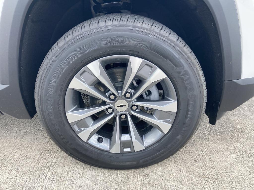 new 2026 Chevrolet Equinox car, priced at $32,465