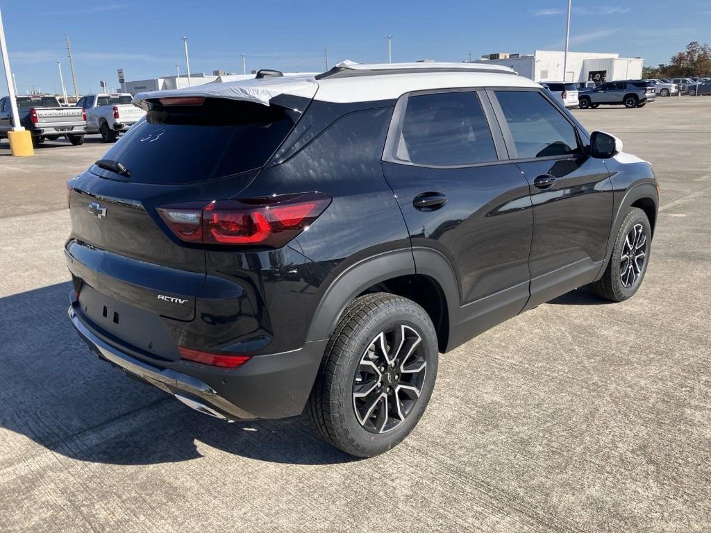 new 2025 Chevrolet TrailBlazer car, priced at $28,731