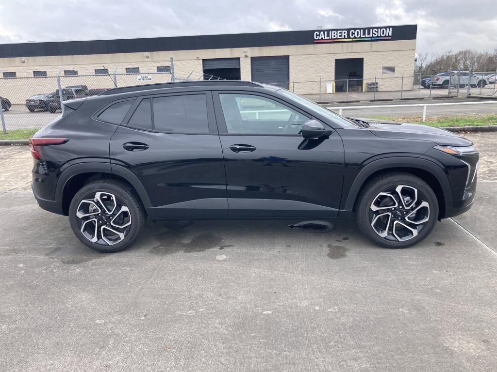 new 2025 Chevrolet Trax car, priced at $27,221