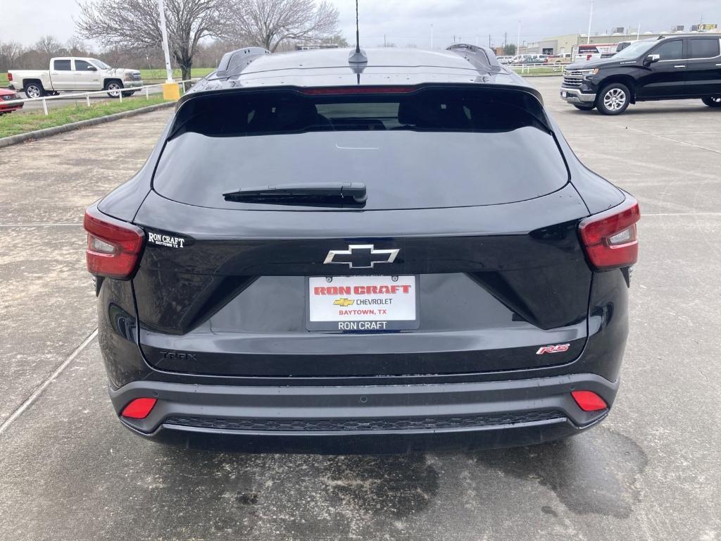 new 2025 Chevrolet Trax car, priced at $27,221