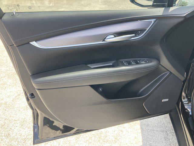 new 2025 Cadillac XT5 car, priced at $44,642
