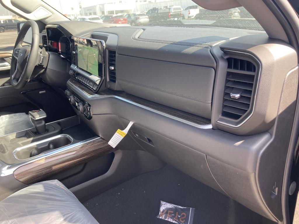 new 2025 Chevrolet Silverado 1500 car, priced at $66,671