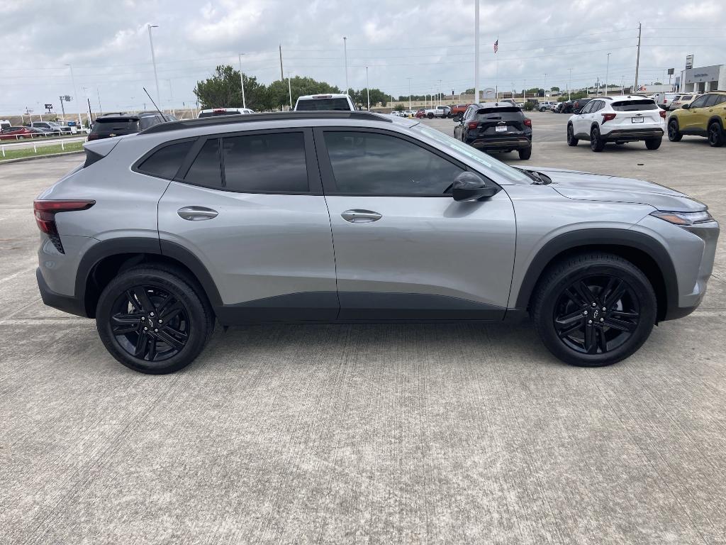 new 2025 Chevrolet Trax car, priced at $27,035