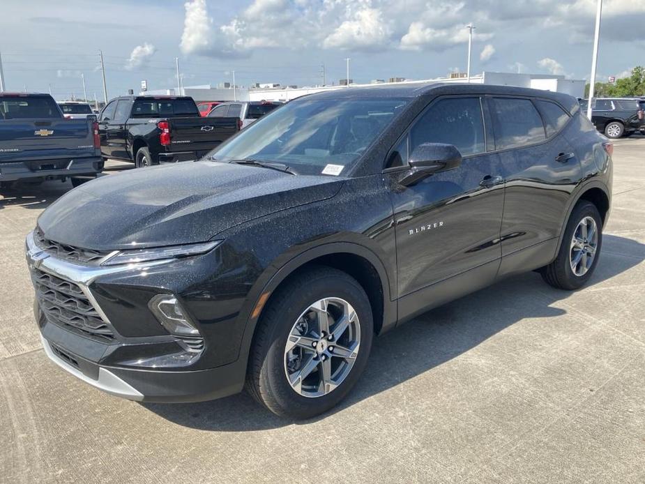 new 2025 Chevrolet Blazer car, priced at $34,613