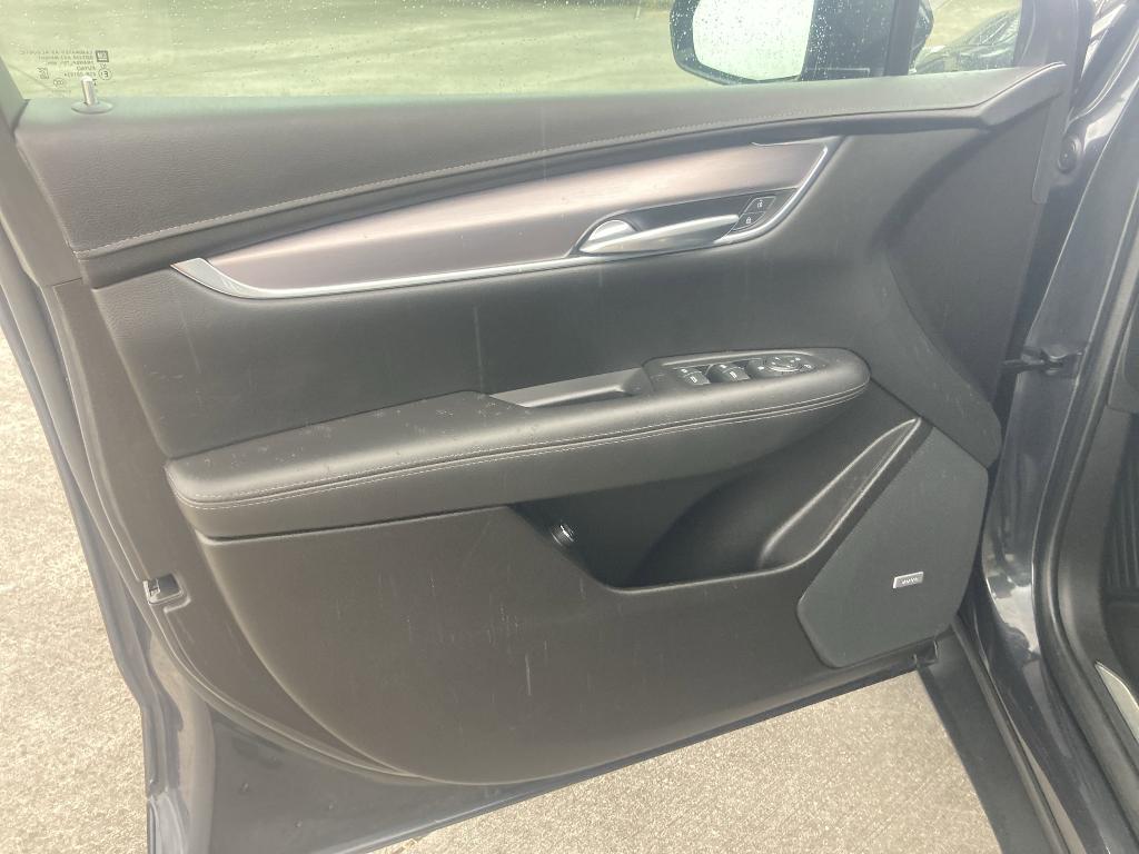 used 2023 Cadillac XT5 car, priced at $30,998