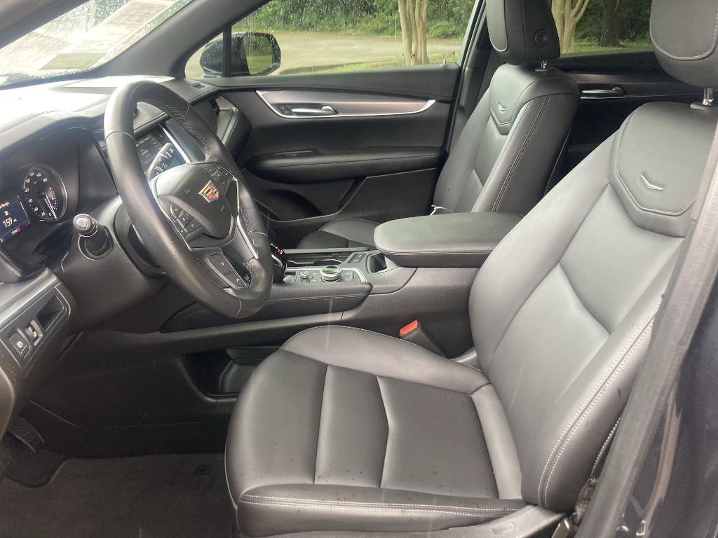 used 2023 Cadillac XT5 car, priced at $30,998