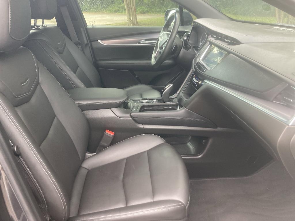 used 2023 Cadillac XT5 car, priced at $30,998
