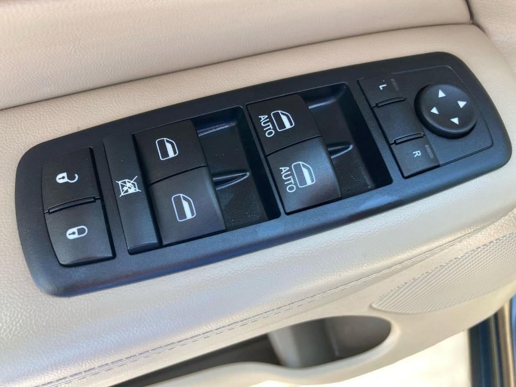 used 2017 Jeep Grand Cherokee car, priced at $13,996