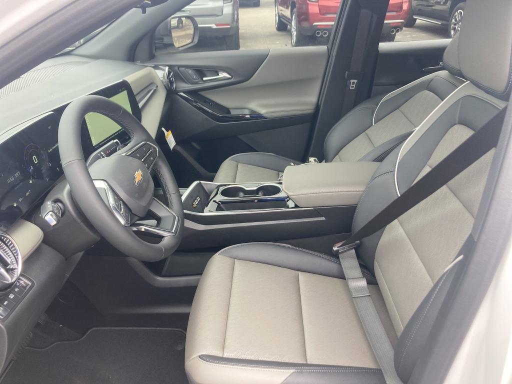 new 2025 Chevrolet Equinox car, priced at $32,581