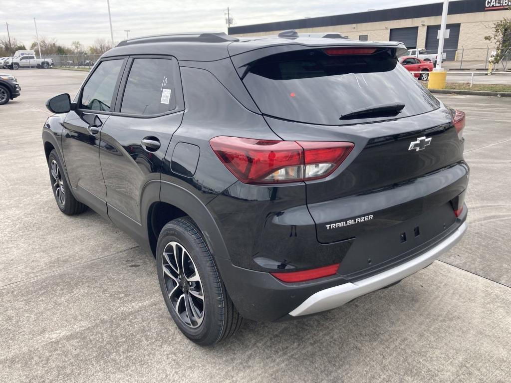 new 2025 Chevrolet TrailBlazer car, priced at $26,171