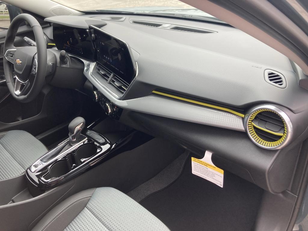 new 2025 Chevrolet Trax car, priced at $25,580