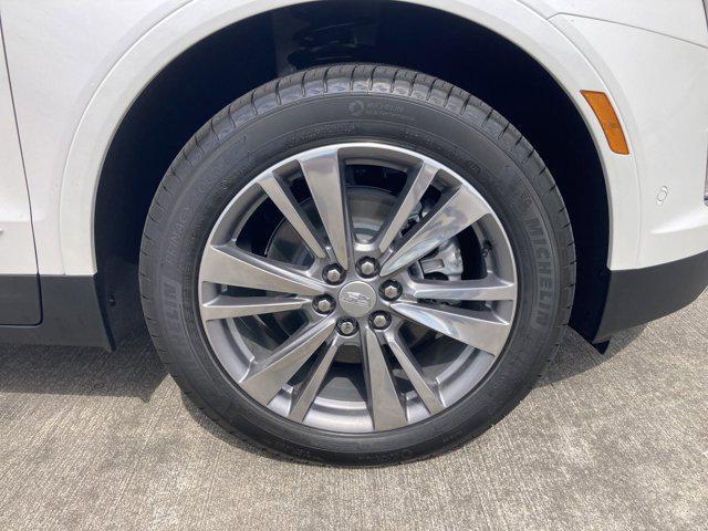 new 2025 Cadillac XT5 car, priced at $55,791