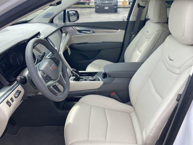 new 2025 Cadillac XT5 car, priced at $55,791