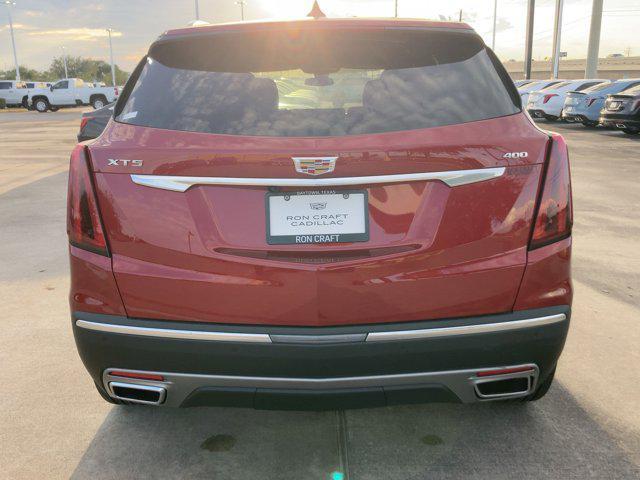 new 2025 Cadillac XT5 car, priced at $54,515