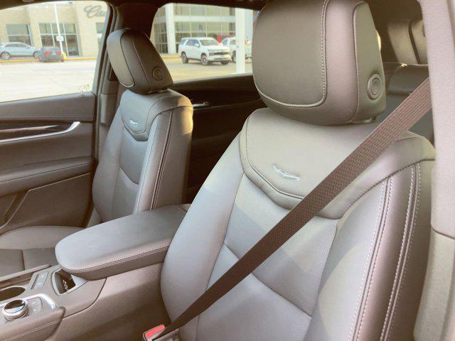 new 2025 Cadillac XT5 car, priced at $54,515