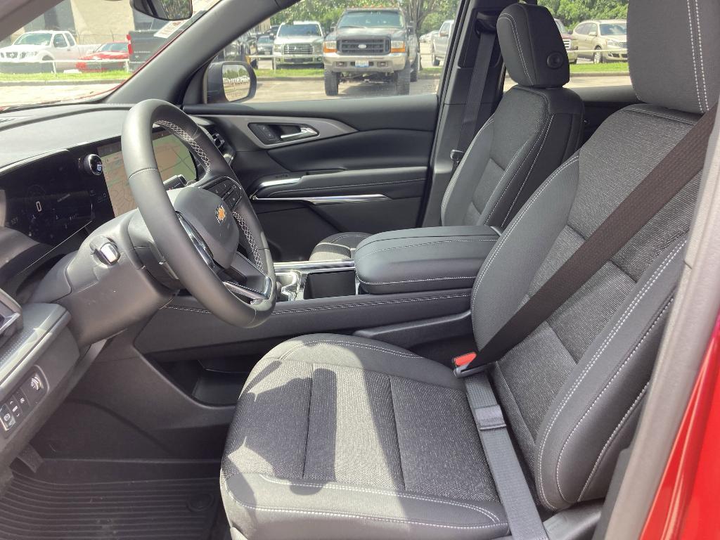 new 2025 Chevrolet Traverse car, priced at $45,131