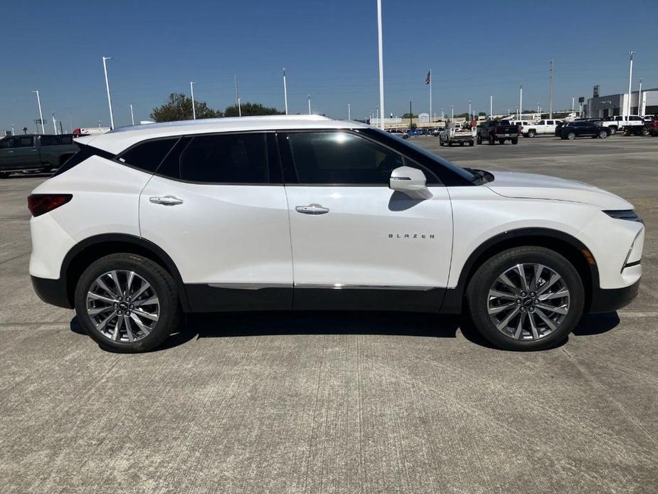 new 2025 Chevrolet Blazer car, priced at $46,661