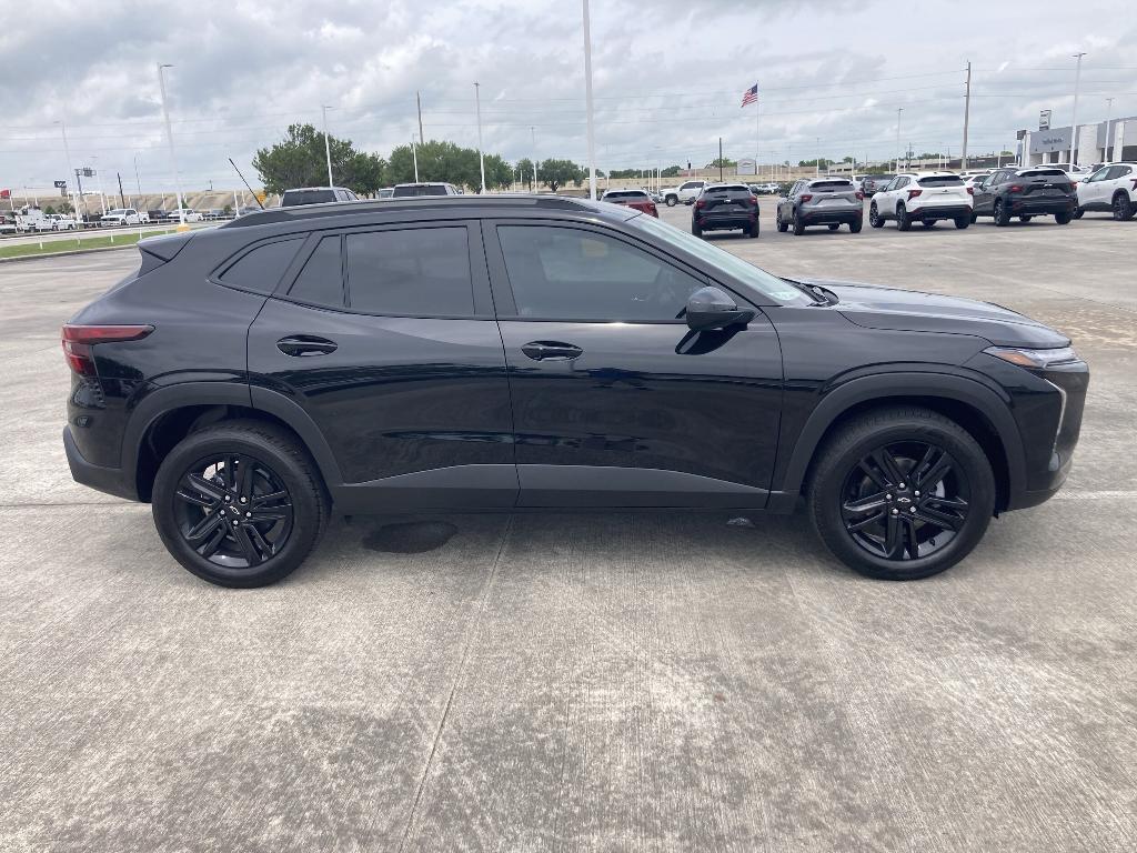 new 2025 Chevrolet Trax car, priced at $27,035
