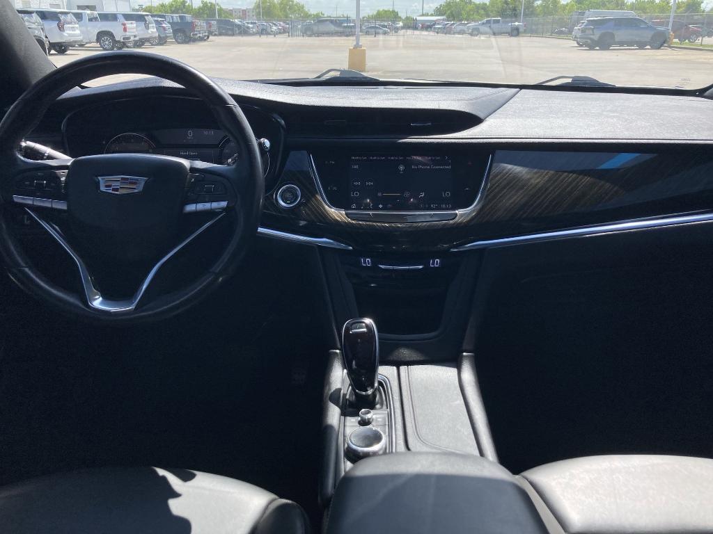 used 2022 Cadillac XT6 car, priced at $28,998