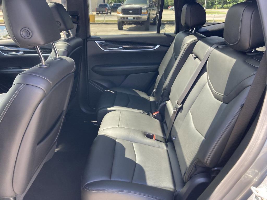 used 2022 Cadillac XT6 car, priced at $28,998