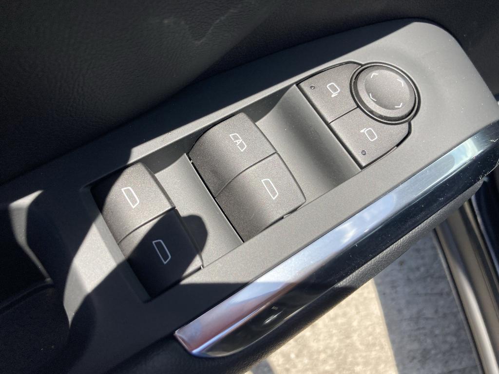 new 2025 Chevrolet Traverse car, priced at $45,910