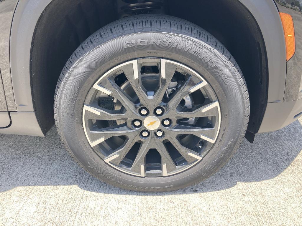 new 2025 Chevrolet Traverse car, priced at $45,910