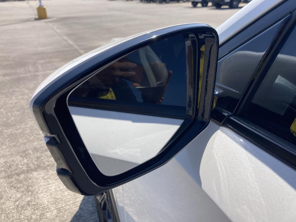 used 2022 Acura MDX car, priced at $33,998