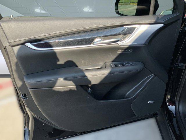 new 2025 Cadillac XT5 car, priced at $50,985