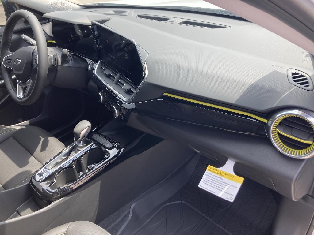 new 2025 Chevrolet Trax car, priced at $27,930