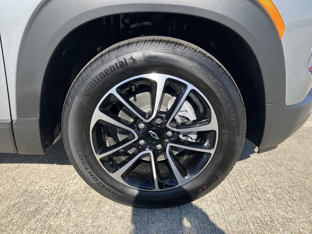 new 2025 Chevrolet TrailBlazer car, priced at $28,311