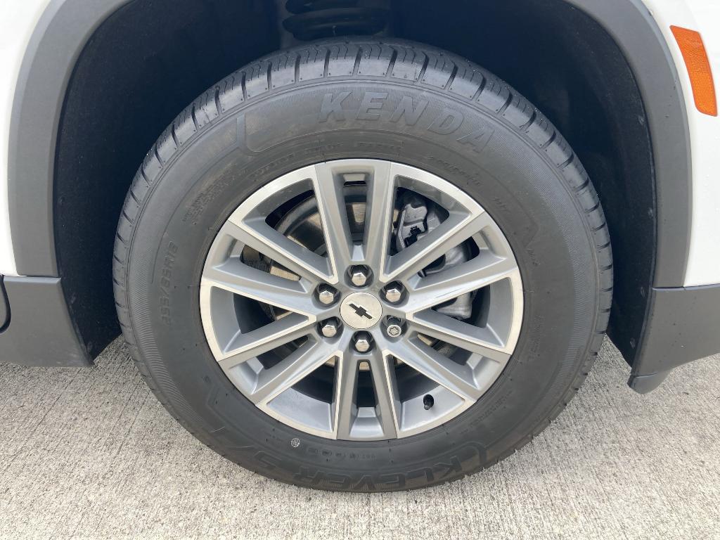used 2022 Chevrolet Traverse car, priced at $27,998