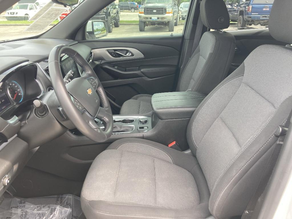 used 2022 Chevrolet Traverse car, priced at $27,998