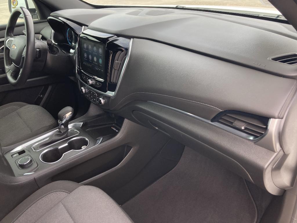 used 2022 Chevrolet Traverse car, priced at $27,998