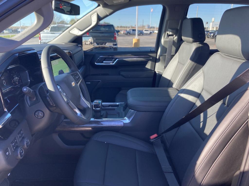 new 2025 Chevrolet Silverado 1500 car, priced at $60,901