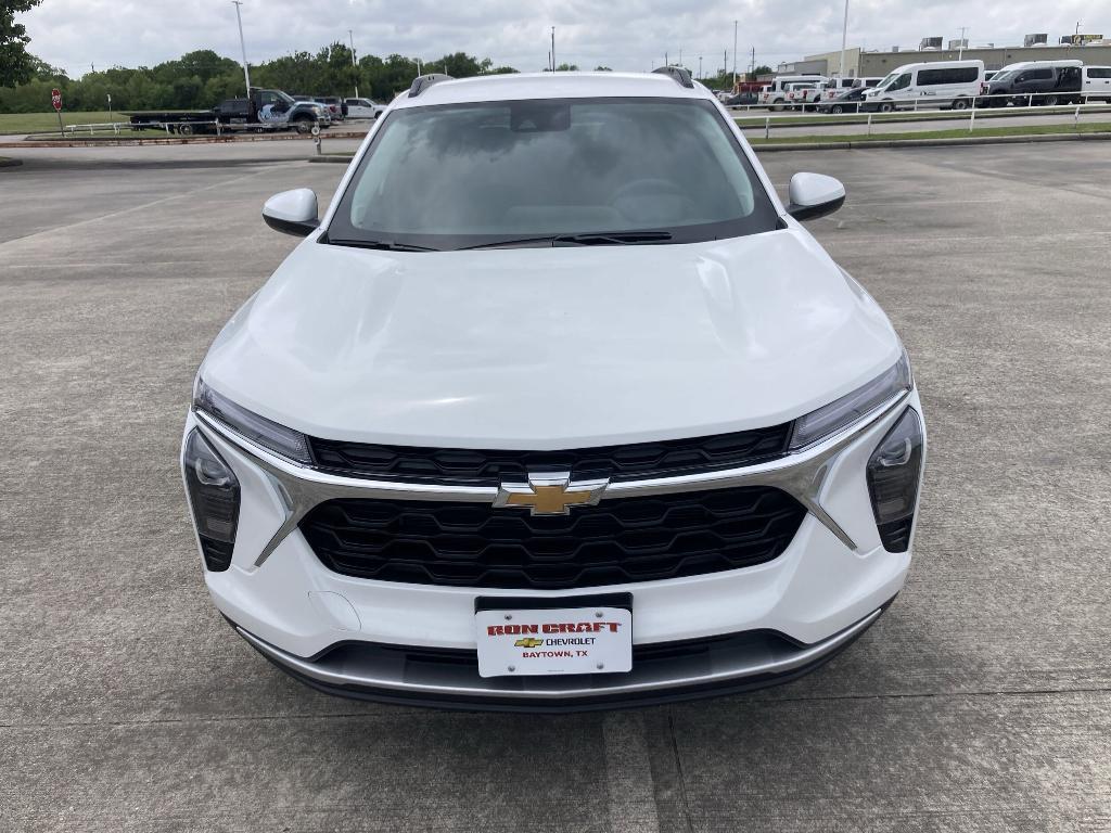 new 2025 Chevrolet Trax car, priced at $25,735