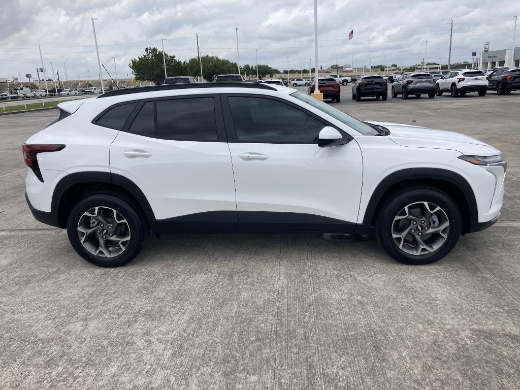 new 2025 Chevrolet Trax car, priced at $25,735