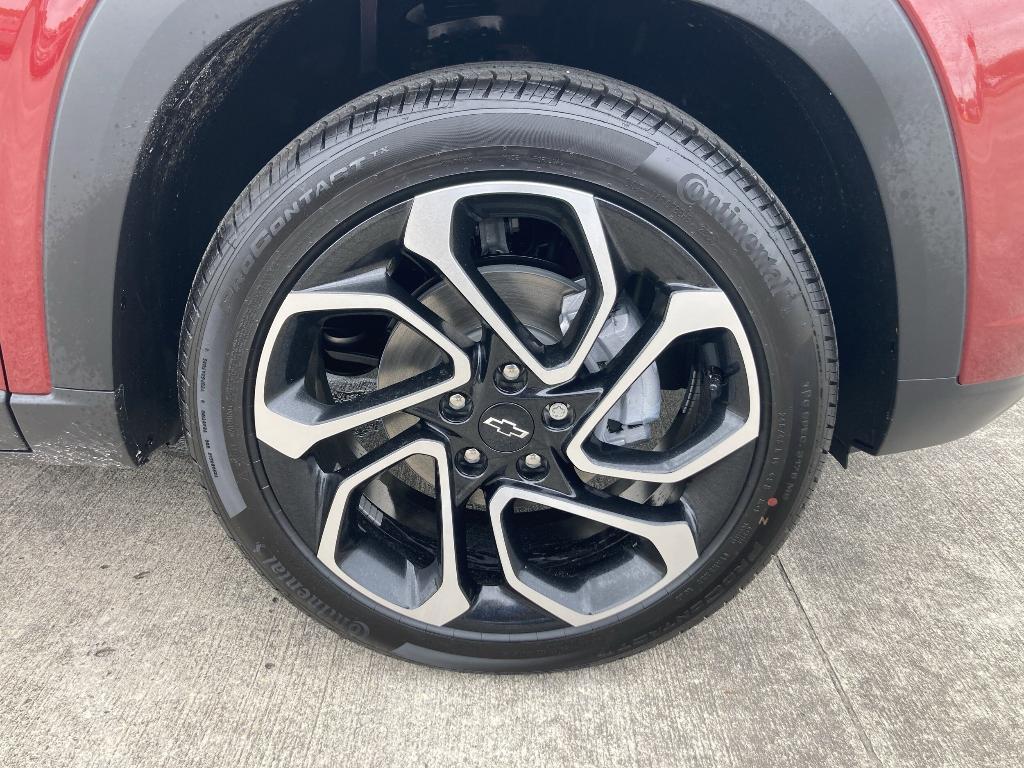 new 2025 Chevrolet Trax car, priced at $27,930