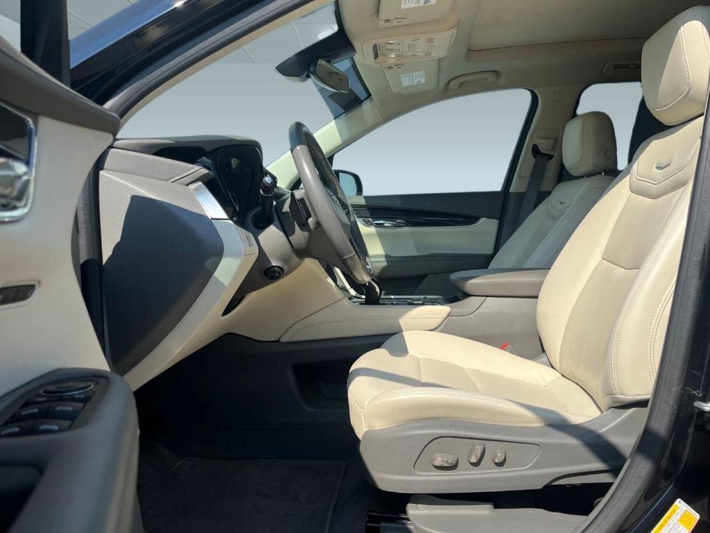 used 2022 Cadillac XT6 car, priced at $30,998