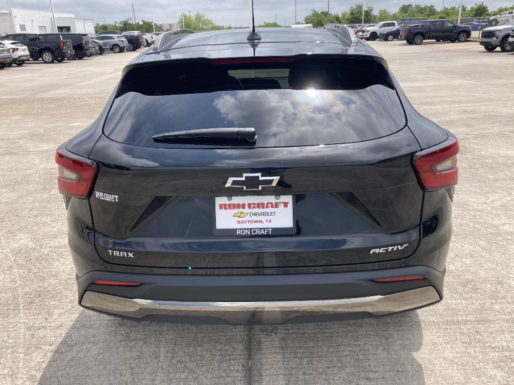 new 2025 Chevrolet Trax car, priced at $27,035