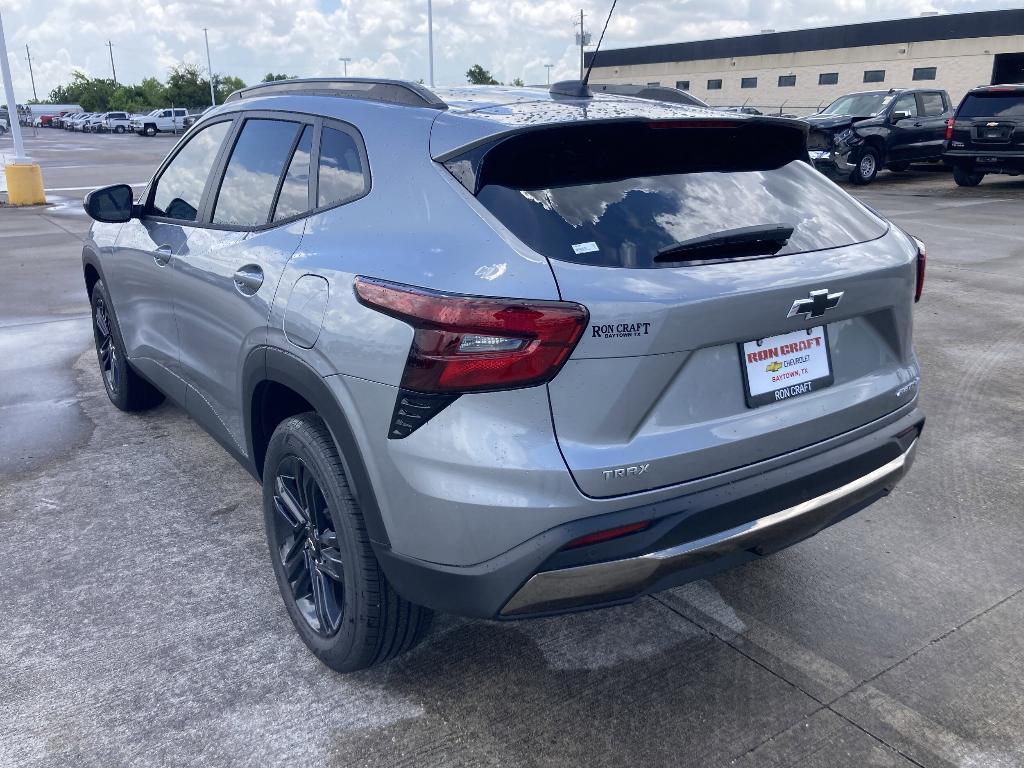 new 2025 Chevrolet Trax car, priced at $26,801