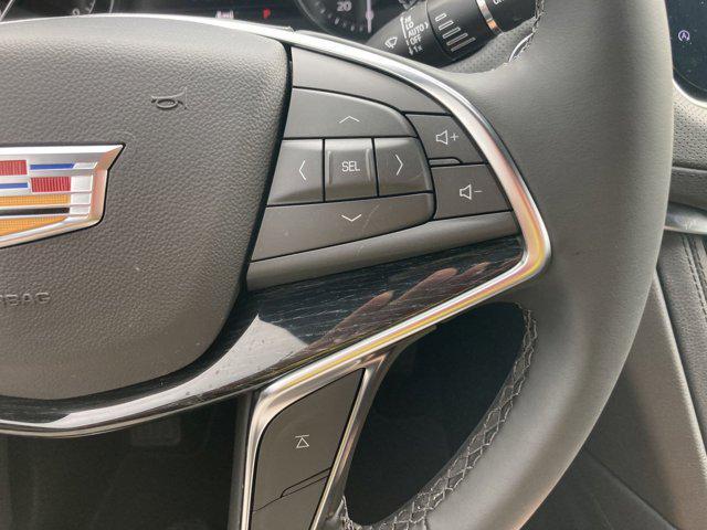 new 2025 Cadillac XT5 car, priced at $54,562
