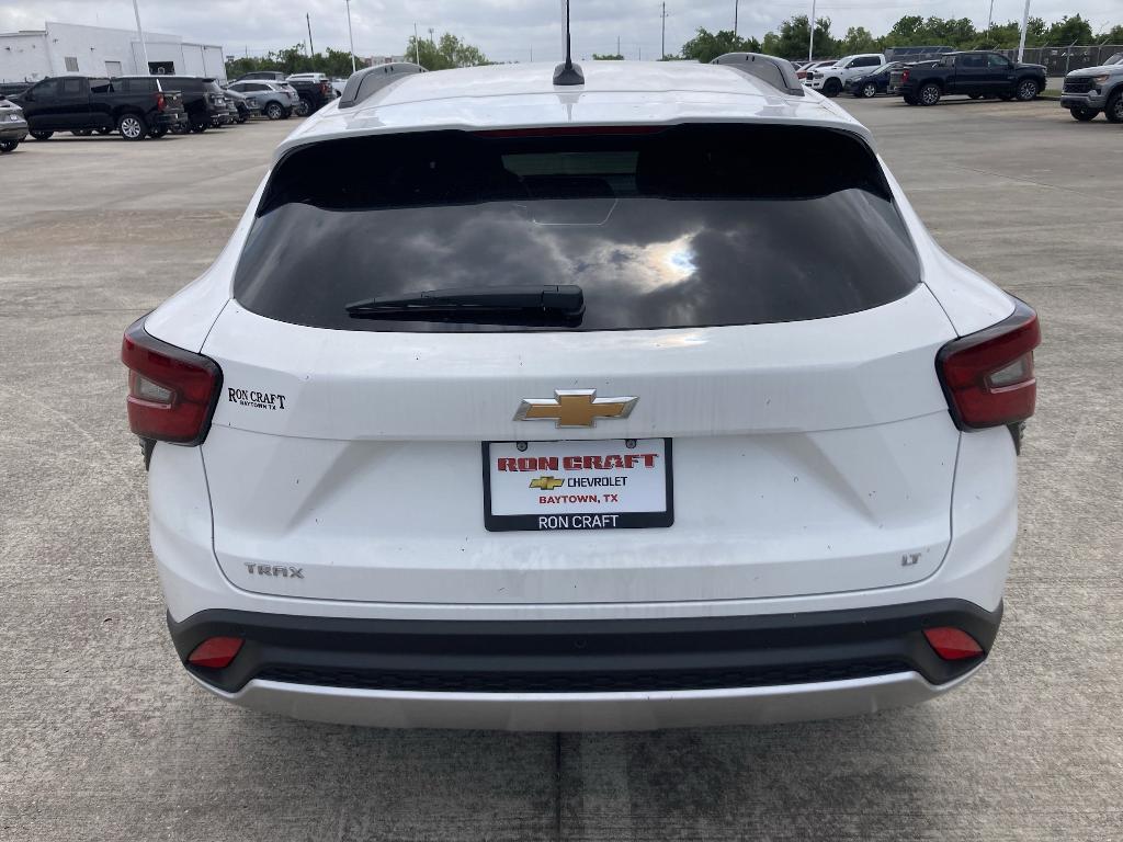 new 2025 Chevrolet Trax car, priced at $25,580