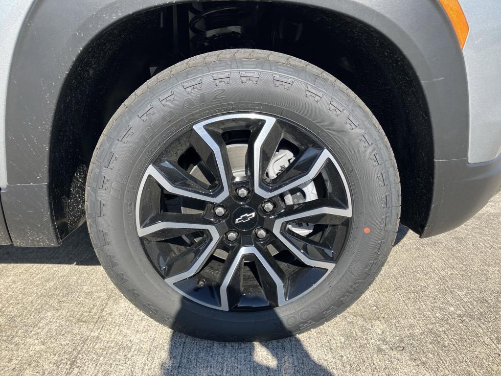 new 2025 Chevrolet TrailBlazer car, priced at $32,422