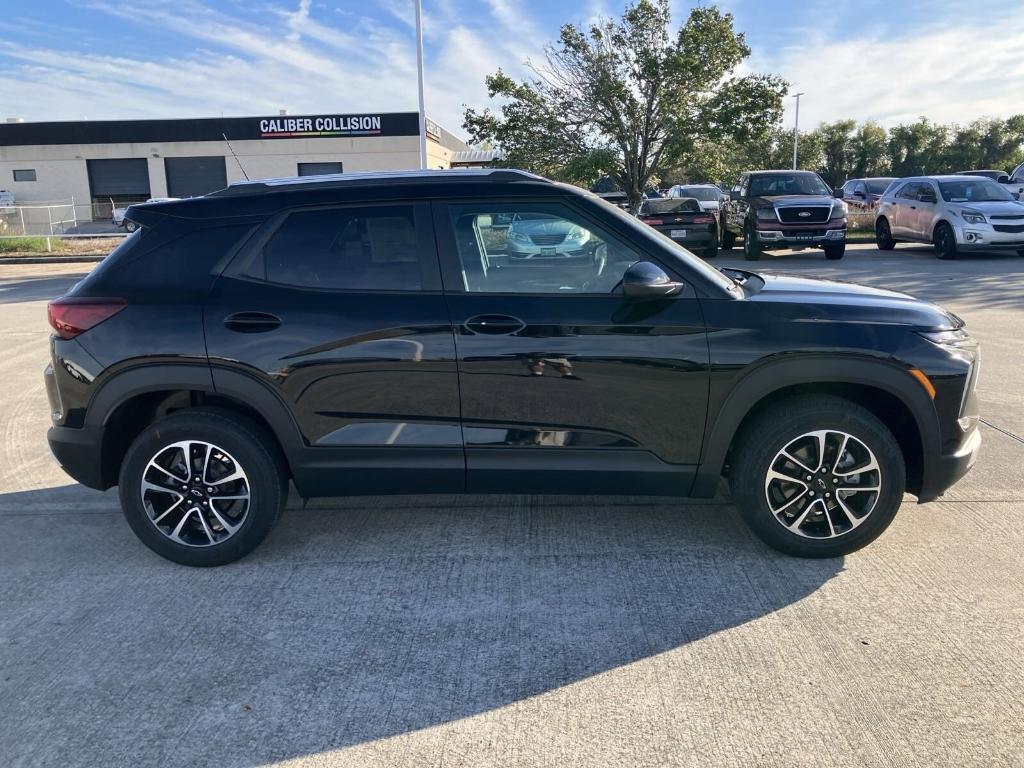 new 2025 Chevrolet TrailBlazer car, priced at $29,422