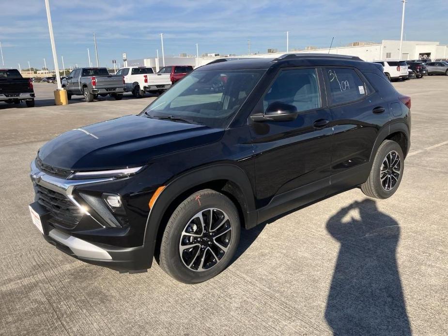 new 2025 Chevrolet TrailBlazer car, priced at $29,421